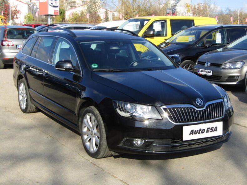 Škoda Superb - hlavní foto