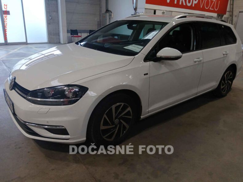 Volkswagen Golf - hlavní foto