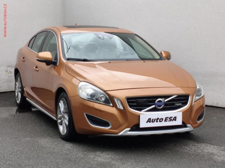 Volvo S60 - hlavní fotka