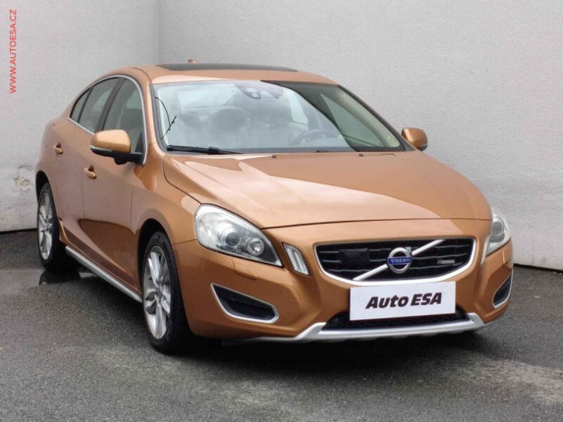 Volvo S60 - hlavní fotka