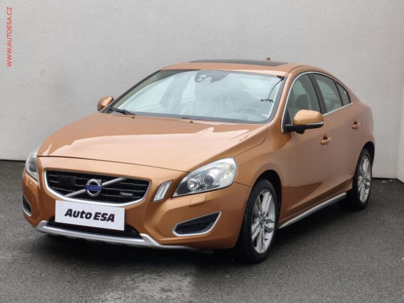 Volvo S60 - hlavní fotka