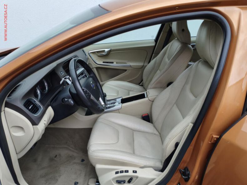 Volvo S60 - hlavní fotka