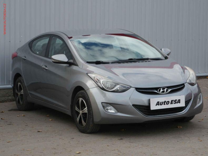 Hyundai Elantra - hlavní foto