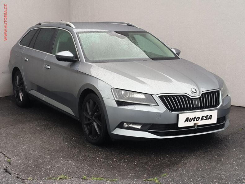 Škoda Superb - hlavní foto
