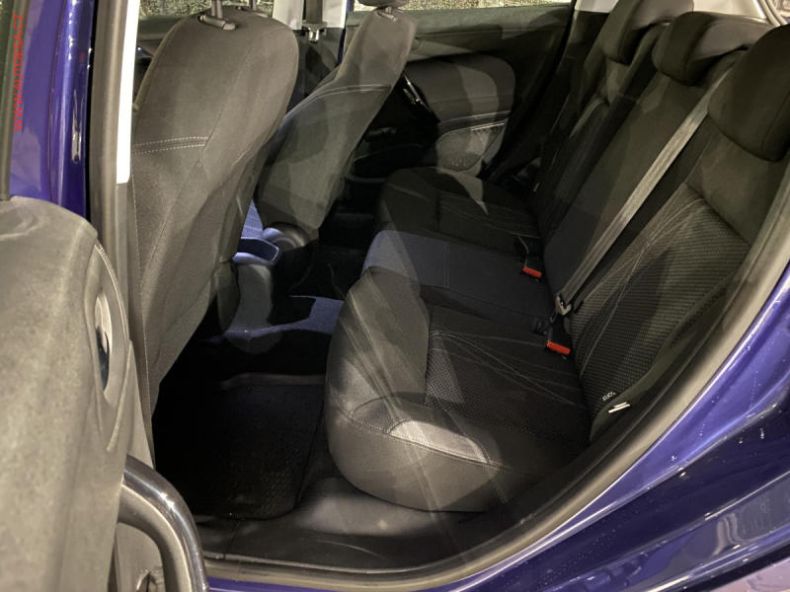 Peugeot 208 - hlavní fotka