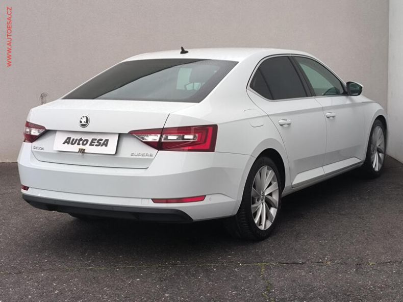 Škoda Superb - hlavní fotka