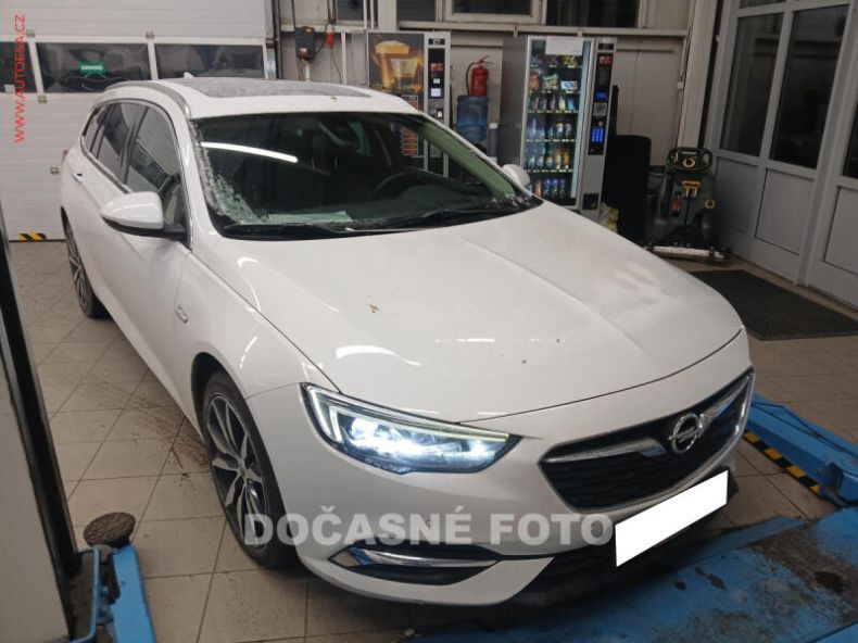 Opel Insignia - hlavní foto