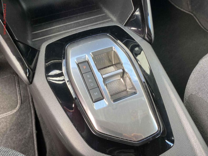 Peugeot 208 - hlavní fotka