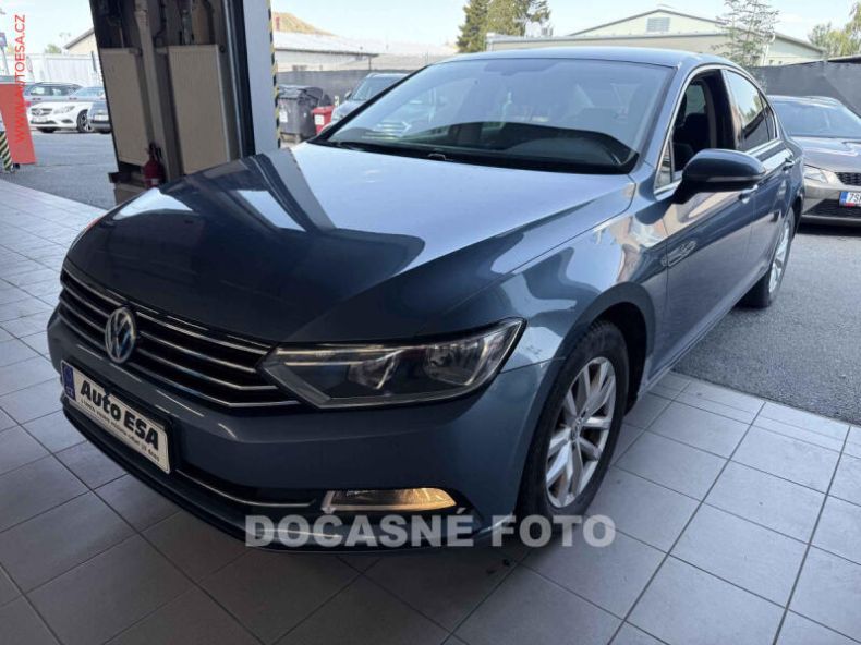 Volkswagen Passat - hlavní fotka inzerátu