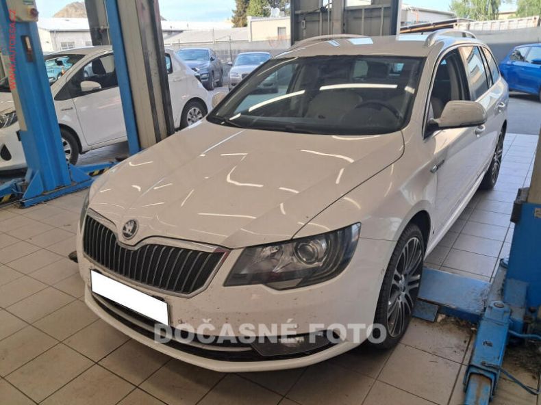 Škoda Superb - hlavní foto