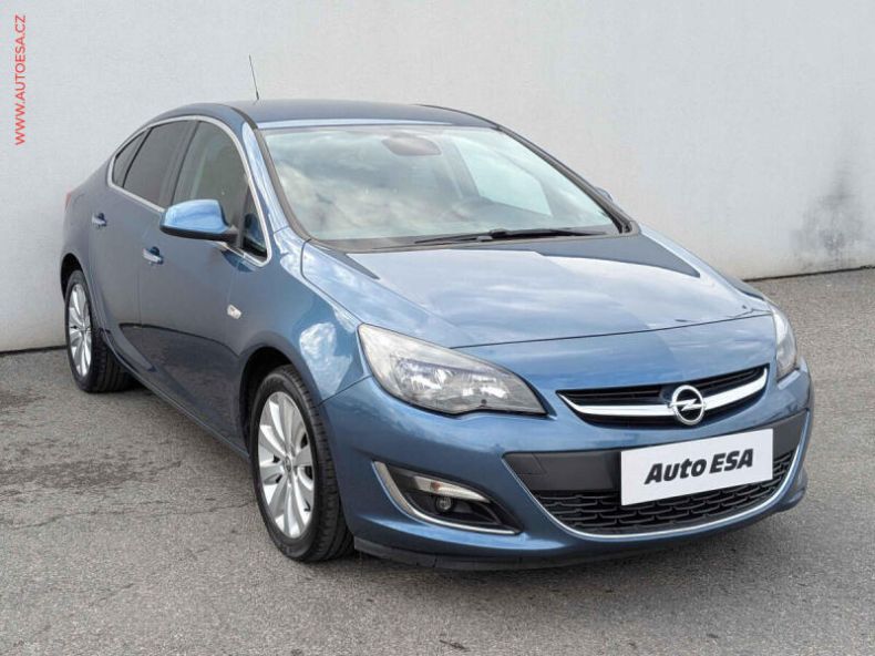 Opel Astra - hlavní foto