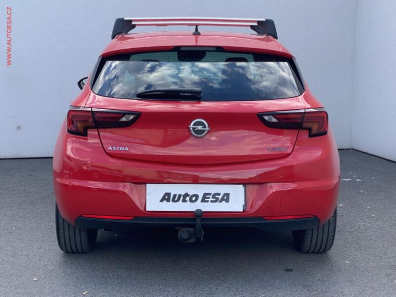 Opel Astra - hlavní fotka
