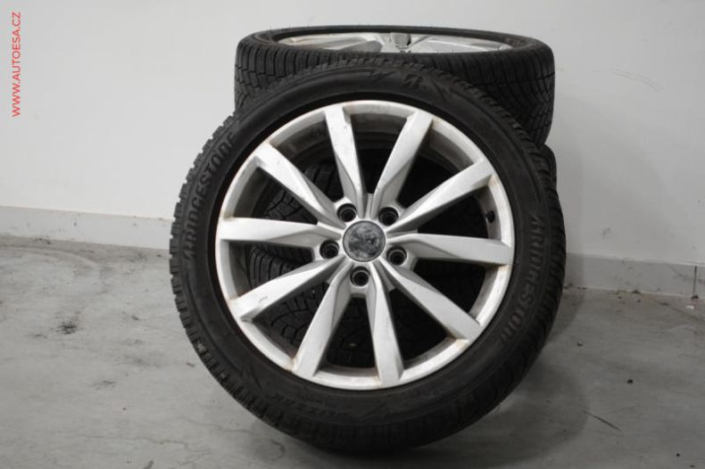 Škoda Octavia - hlavní fotka