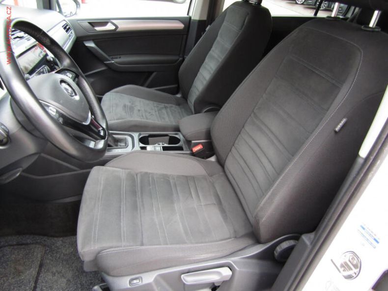 Volkswagen Touran - hlavní fotka