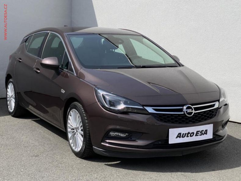 Opel Astra - hlavní foto