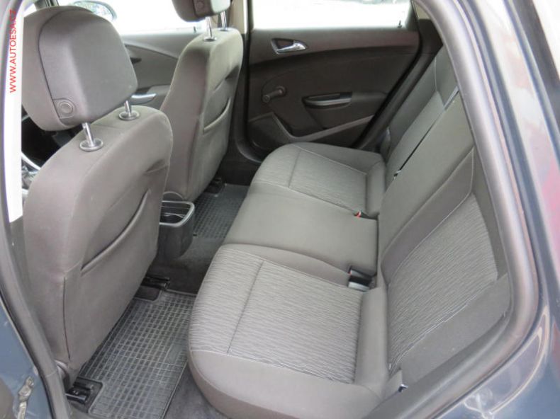 Opel Astra - hlavní fotka