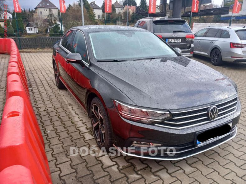 Volkswagen Passat - hlavní foto