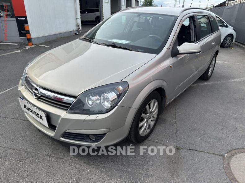 Opel Astra - hlavní foto