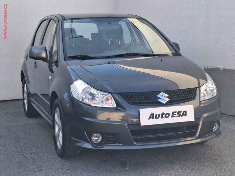Suzuki SX4 - hlavní foto