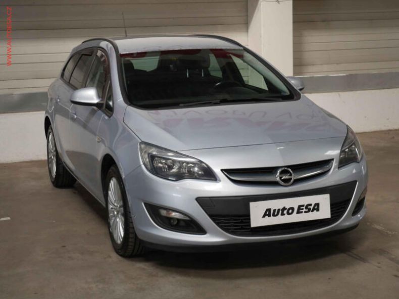 Opel Astra - hlavní foto