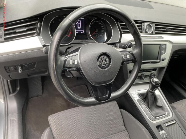 Volkswagen Passat - hlavní fotka
