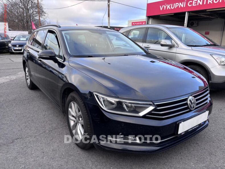 Volkswagen Passat - hlavní foto
