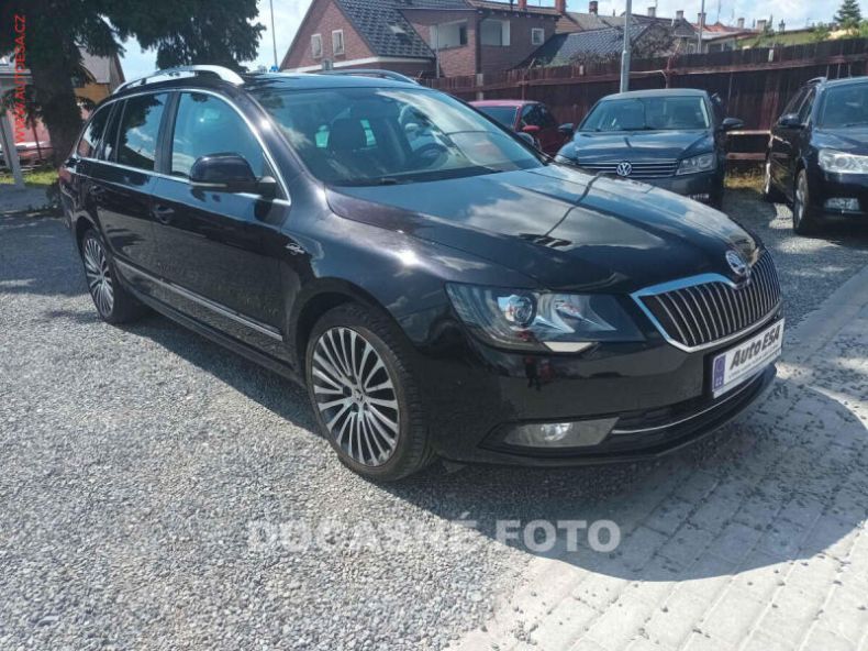 Škoda Superb - hlavní foto
