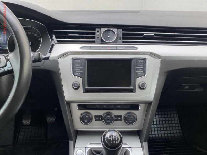 Volkswagen Passat - hlavní fotka