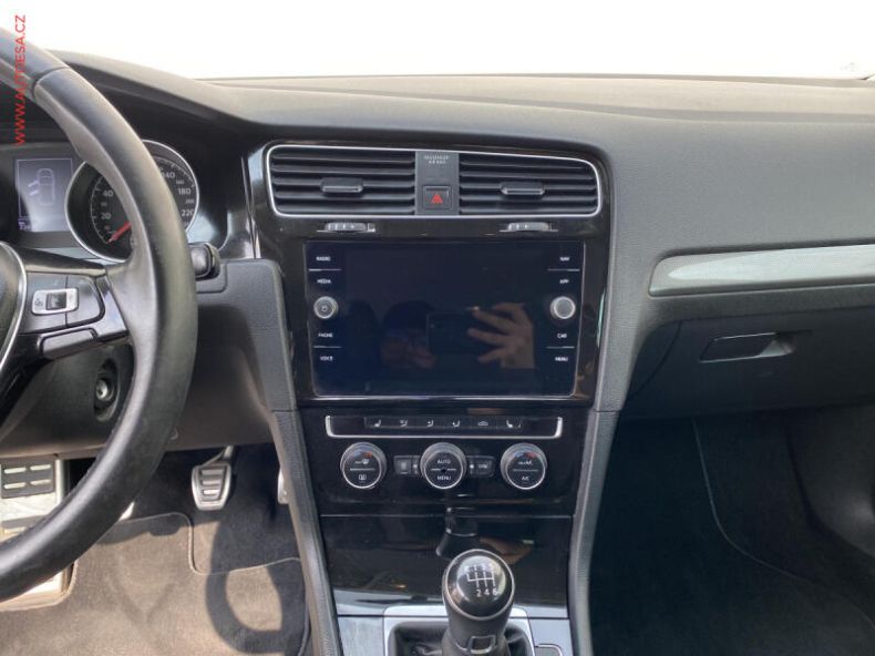 Volkswagen Golf - hlavní fotka