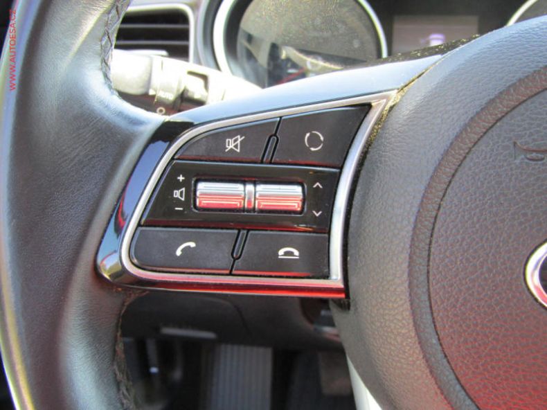 Kia Cee'd - hlavní fotka