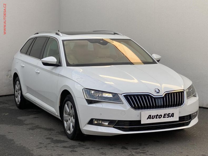 Škoda Superb - hlavní foto