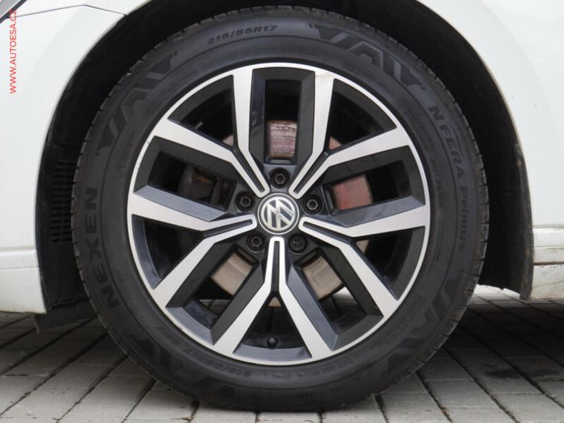 Volkswagen Passat - hlavní fotka