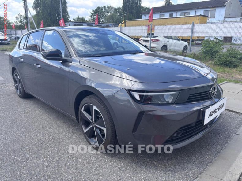 Opel Astra - hlavní foto