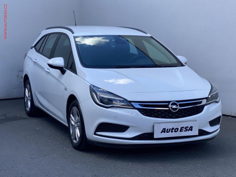 Opel Astra - hlavní foto