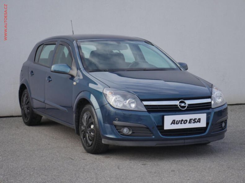 Opel Astra - hlavní foto