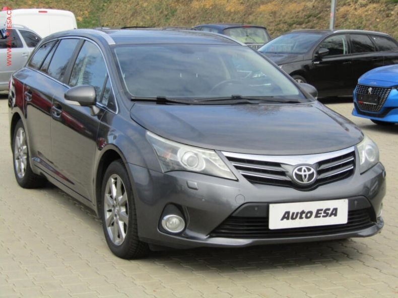 Toyota Avensis - hlavní foto