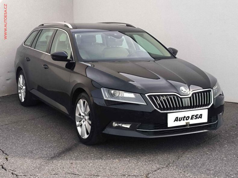 Škoda Superb - hlavní foto