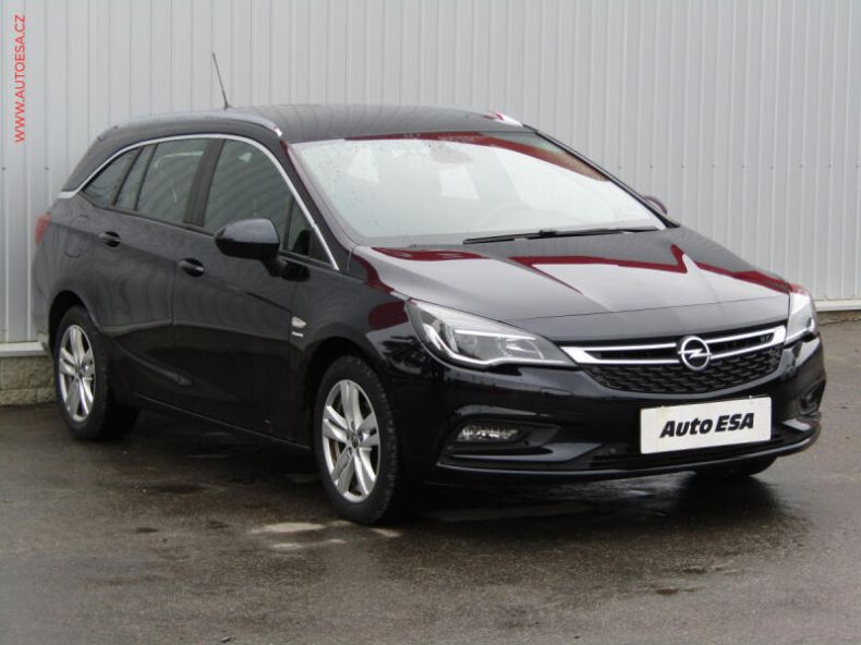 Opel Astra - hlavní foto