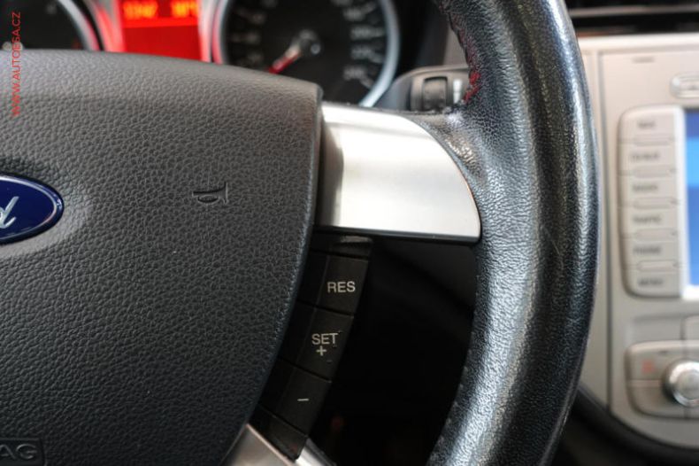 Ford Kuga - hlavní fotka