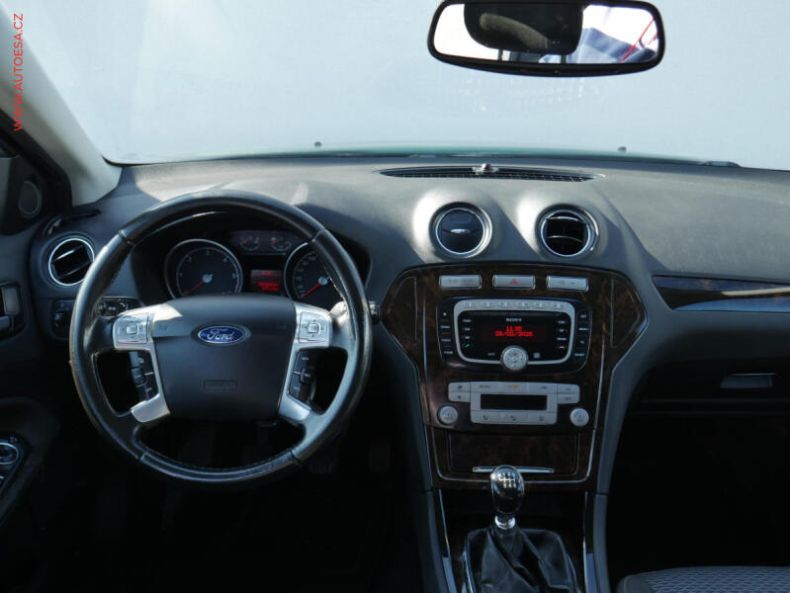 Ford Mondeo - hlavní fotka