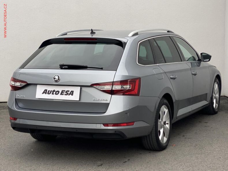 Škoda Superb - hlavní fotka