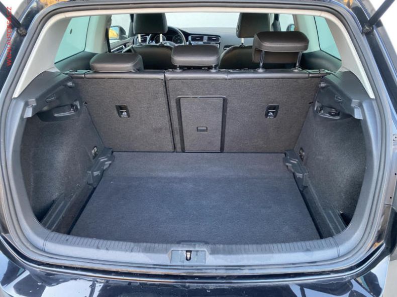 Volkswagen Golf - hlavní fotka