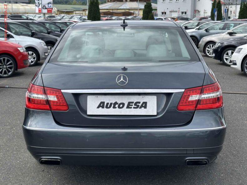Mercedes Třída E - hlavní fotka