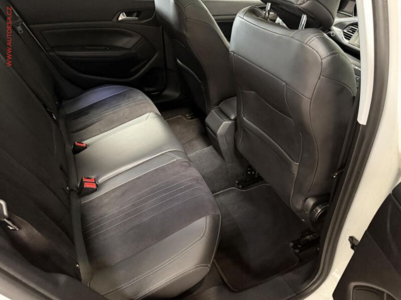 Peugeot 308 - hlavní fotka