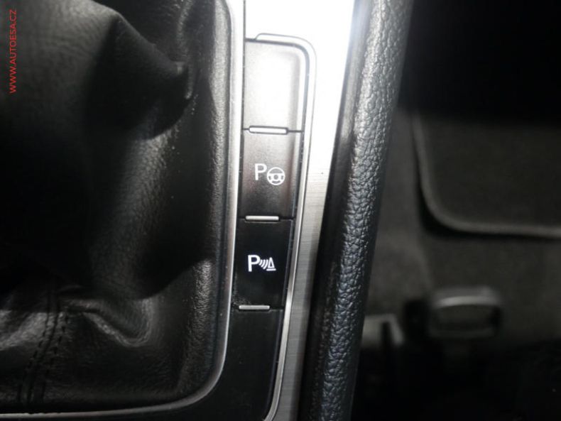 Volkswagen Golf - hlavní fotka