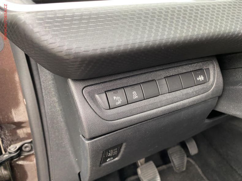 Peugeot 2008 - hlavní fotka