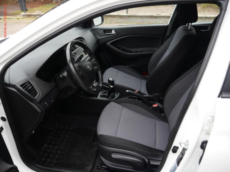 Hyundai i20 - hlavní fotka