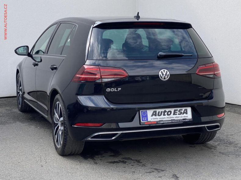 Volkswagen Golf - hlavní fotka