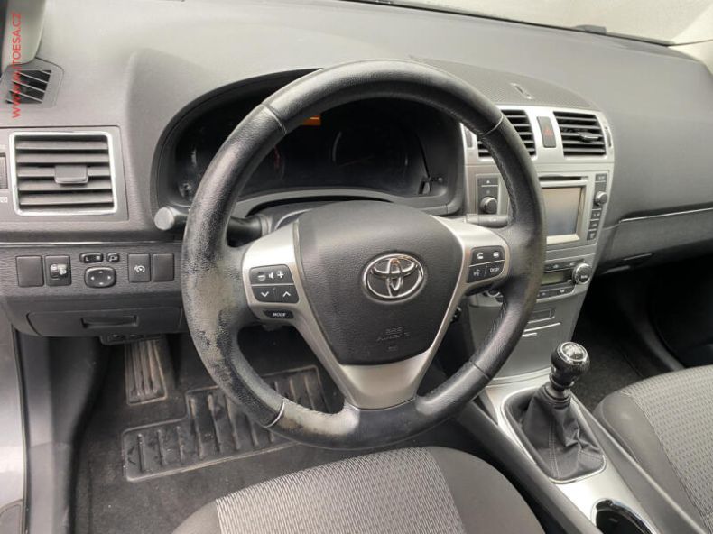 Toyota Avensis - hlavní fotka