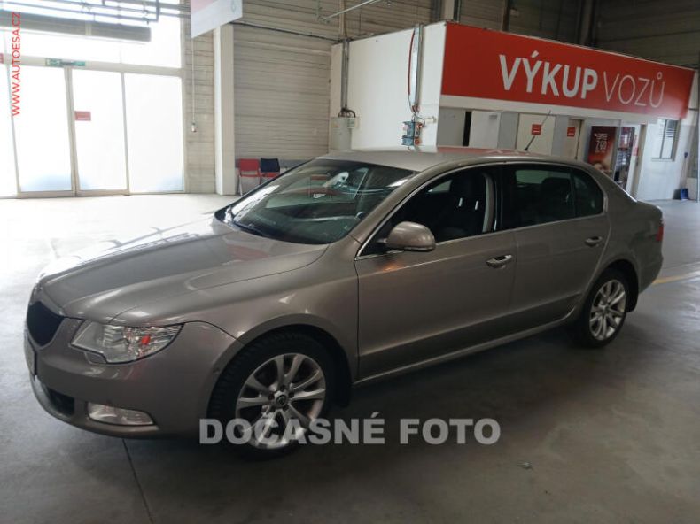Škoda Superb - hlavní foto